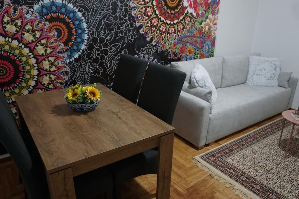 Sarakina City Larissa Bagian luar foto